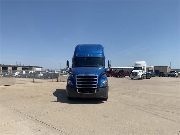 2021 FREIGHTLINER CASCADIA 126 - image 5 of 6