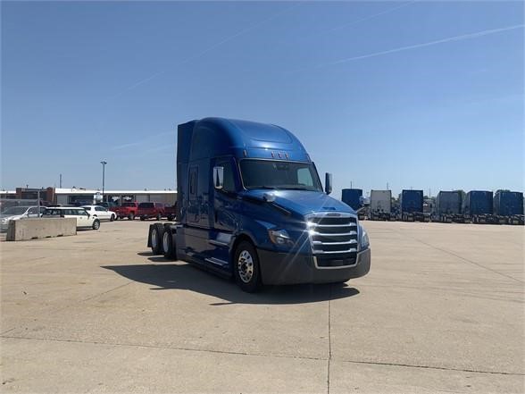 2021 FREIGHTLINER CASCADIA 126 - image 1 of 6