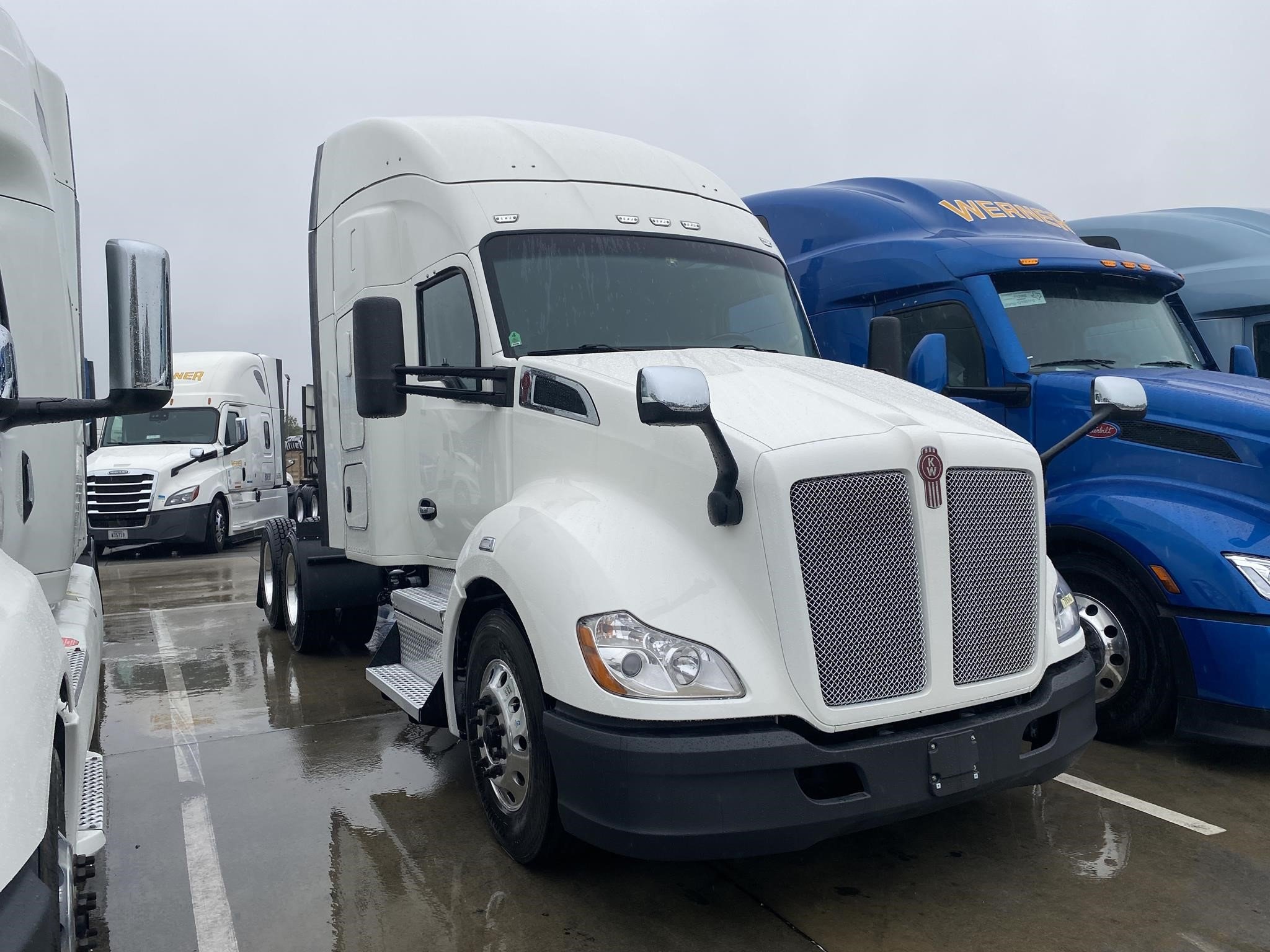 2021 KENWORTH T680 - image 1 of 5