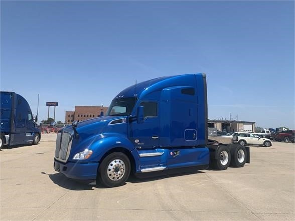 2021 KENWORTH T680 - image 2 of 6