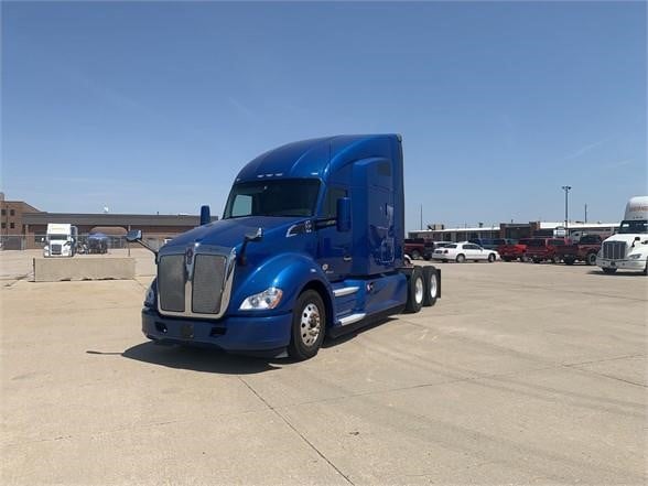 2022 KENWORTH T680 - image 1 of 6